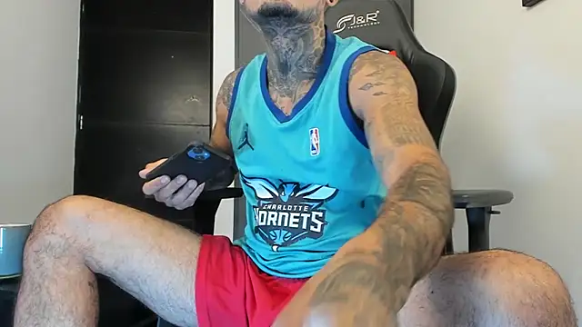 Snapshot of sergiio_mesa27 chatting on January 6, 3:29 pm sergiio mesa27 online show from January 6, 3:29 pm