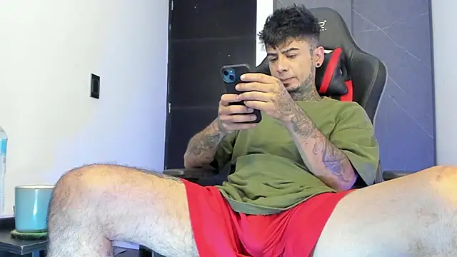 Snapshot of sergiio_mesa27 chatting on February 1, 2:02 pm sergiio mesa27 online show from February 1, 2:02 pm