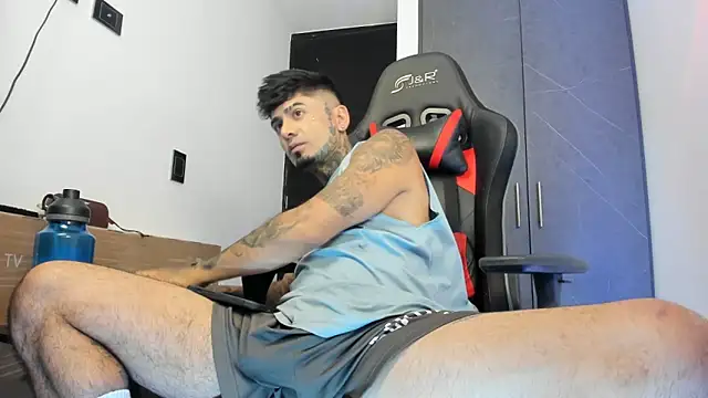 Snapshot of sergiio_mesa27 chatting on February 23, 2:40 am sergiio mesa27 online show from February 23, 2:40 am