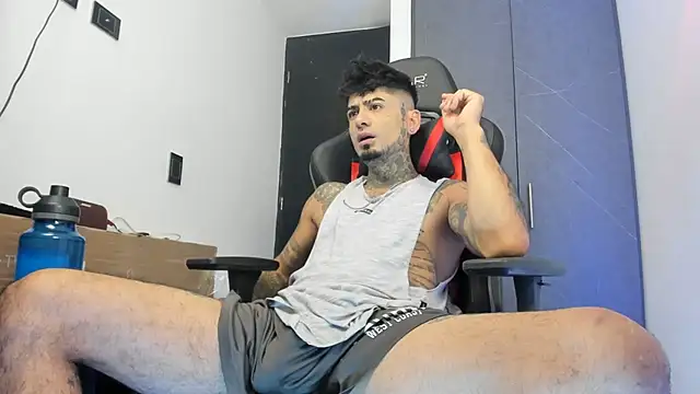 Snapshot of sergiio_mesa27 chatting on February 23, 1:53 pm sergiio mesa27 online show from February 23, 1:53 pm