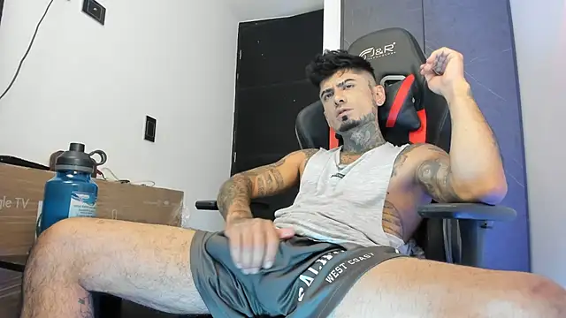 Snapshot of sergiio_mesa27 chatting on February 23, 4:57 pm sergiio mesa27 online show from February 23, 4:57 pm