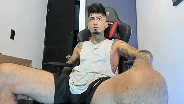 Snapshot of sergiio_mesa27 chatting on February 28, 1:03 pm sergiio mesa27 online show from February 28, 1:03 pm