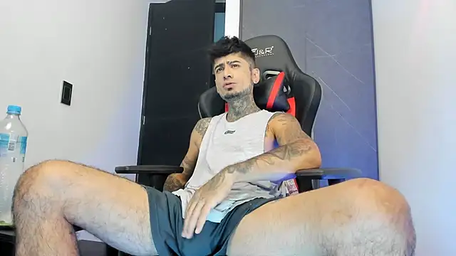 Snapshot of sergiio_mesa27 chatting on March 7, 2:23 pm sergiio mesa27 online show from March 7, 2:23 pm