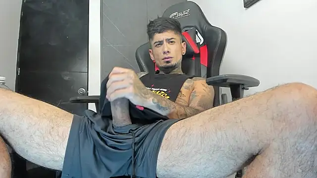 Snapshot of sergiio_mesa27 chatting on October 26, 12:38 am sergiio mesa27 online show from October 26, 12:38 am