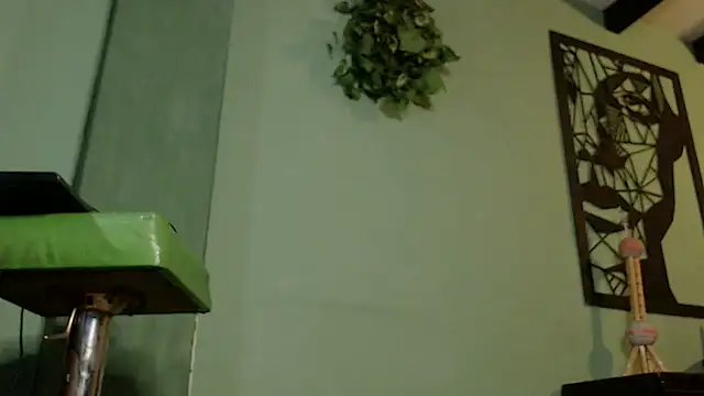 Snapshot of thirstymoonxx chatting on March 15, 4:24 am thirstymoonxx online show from March 15, 4:24 am