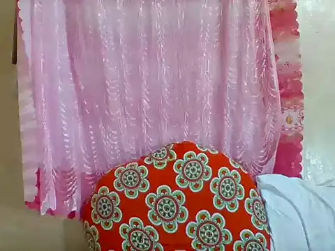 Snapshot of Sexy_Villagegal chatting on February 9, 8:13 pm Sexy Villagegal online show from February 9, 8:13 pm