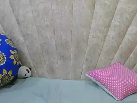 Snapshot of Sexy_Villagegal chatting on November 8, 8:47 am Sexy Villagegal online show from November 8, 8:47 am