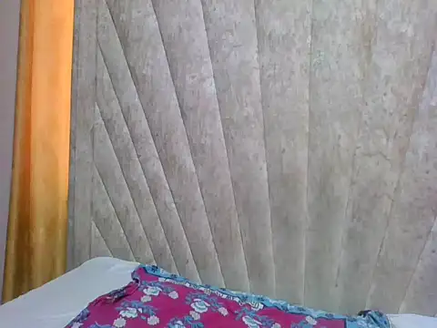 Snapshot of Sexy_Villagegal chatting on June 5, 8:53 am Sexy Villagegal online show from June 5, 8:53 am