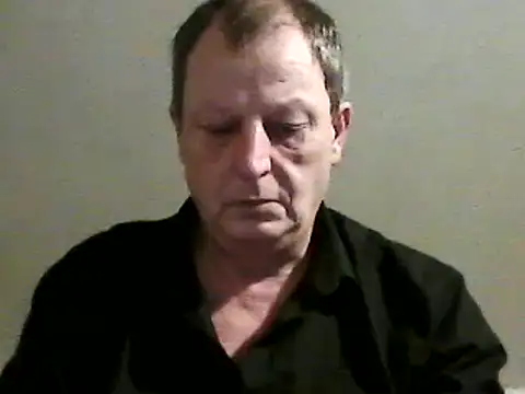 Snapshot of chubbybear2cum chatting on February 18, 11:41 pm chubbybear2cum online show from February 18, 11:41 pm