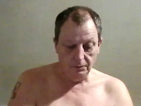 Snapshot of chubbybear2cum chatting on February 23, 4:17 am chubbybear2cum online show from February 23, 4:17 am