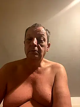 Snapshot of chubbybear2cum chatting on October 6, 7:06 am chubbybear2cum online show from October 6, 7:06 am