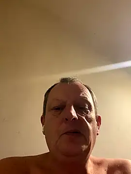 Snapshot of chubbybear2cum chatting on October 9, 11:36 pm chubbybear2cum online show from October 9, 11:36 pm