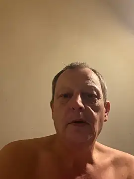 Snapshot of chubbybear2cum chatting on October 25, 4:42 am chubbybear2cum online show from October 25, 4:42 am