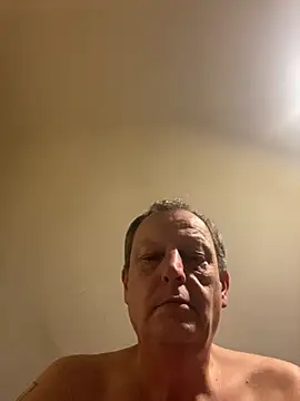 Snapshot of chubbybear2cum chatting on November 8, 5:40 am chubbybear2cum online show from November 8, 5:40 am