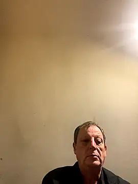 Snapshot of chubbybear2cum chatting on November 13, 3:05 am chubbybear2cum online show from November 13, 3:05 am