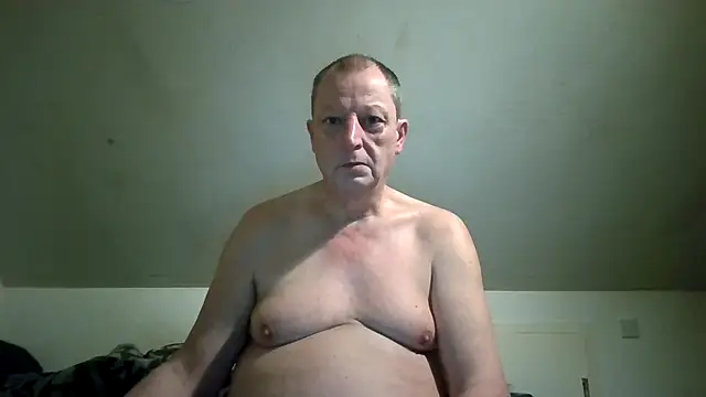 Snapshot of chubbybear2cum chatting on November 25, 4:18 pm chubbybear2cum online show from November 25, 4:18 pm