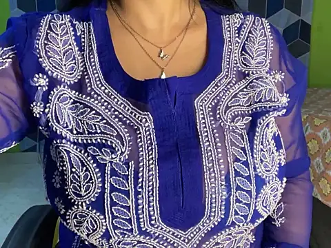 Snapshot of Aishwarya_101_ chatting on March 14, 6:18 pm Aishwarya 101 online show from March 14, 6:18 pm