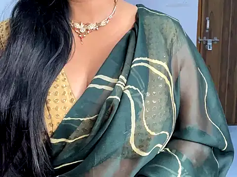 Snapshot of Aishwarya_101_ chatting on November 26, 7:26 pm Aishwarya 101 online show from November 26, 7:26 pm