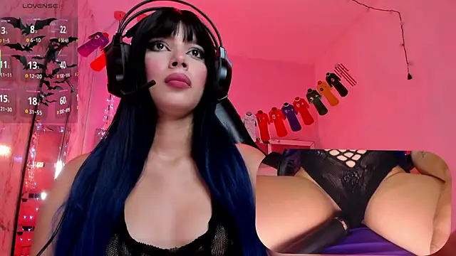 Snapshot of SweetieCloe_ chatting on July 15, 1:49 pm SweetieCloe online show from July 15, 1:49 pm