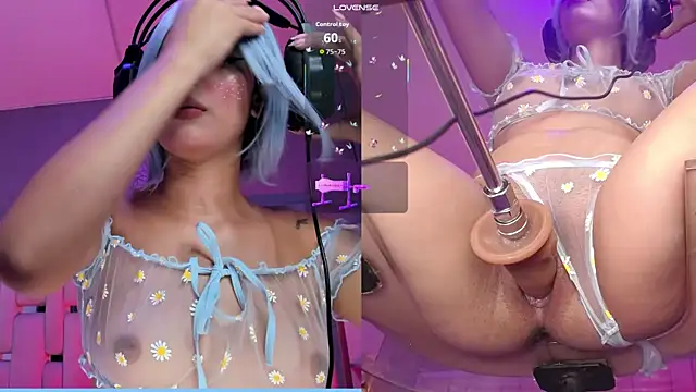 Snapshot of SweetieCloe_ chatting on July 31, 2:27 pm SweetieCloe online show from July 31, 2:27 pm