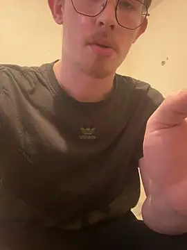 Snapshot of sollzii chatting on February 27, 1:38 am sollzii online show from February 27, 1:38 am