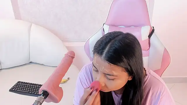 Miliaangeles online show from March 12, 8:42 am