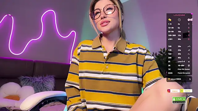 ellie miu online show from December 20, 9:06 pm