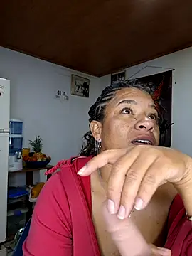 Snapshot of Selket11 chatting on February 8, 1:33 pm Selket11 online show from February 8, 1:33 pm