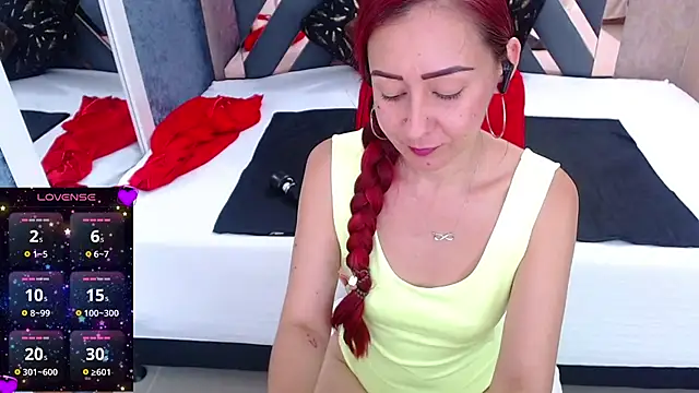 Snapshot of bianca_milfsexy chatting on March 1, 1:43 am bianca milfsexy online show from March 1, 1:43 am