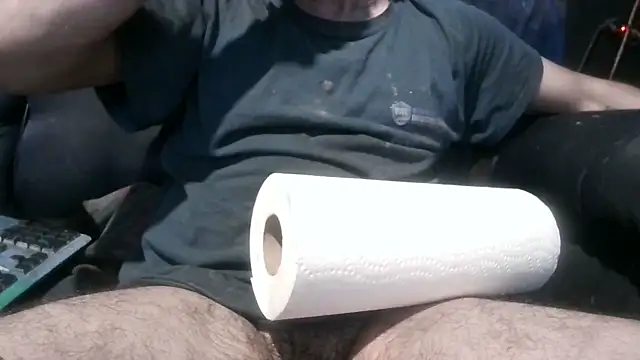 Snapshot of robeaulieu02 chatting on December 19, 11:50 am robeaulieu02 online show from December 19, 11:50 am