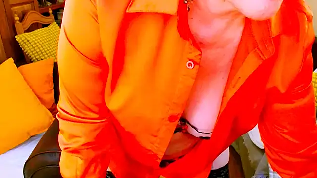 Snapshot of GattonaBiondona chatting on October 18, 8:04 am GattonaBiondona online show from October 18, 8:04 am