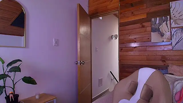 amber curly online show from July 9, 9:19 pm