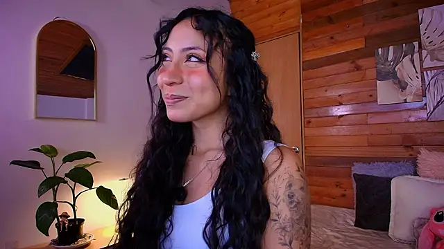 amber curly online show from July 25, 3:20 pm