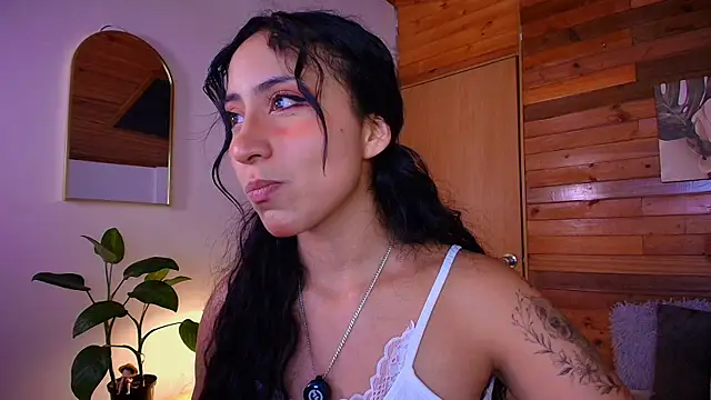 amber curly online show from August 3, 8:12 pm