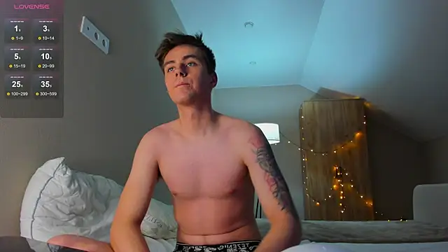 TaisonBrownX online show from December 17, 4:12 am