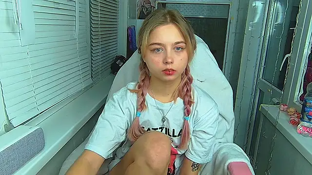 Olivka Grr online show from January 6, 2:25 pm