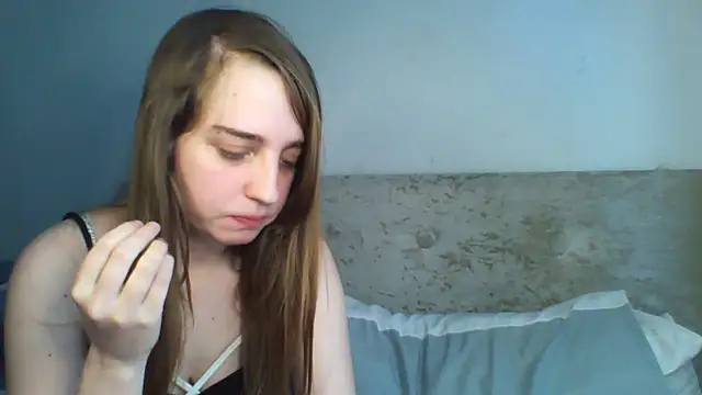 EvieRoseex online show from April 23, 1:13 pm