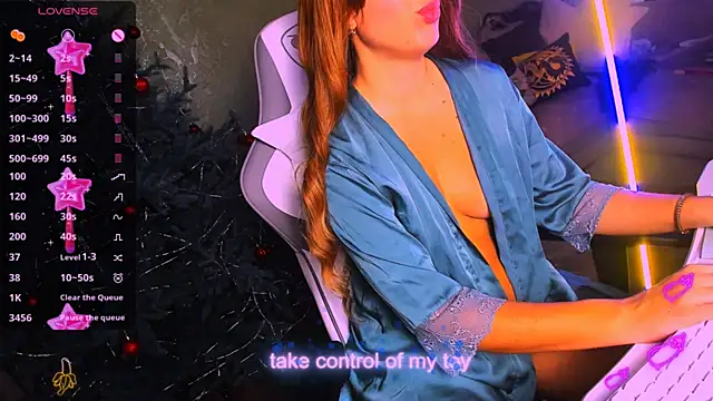 ReggieMeow online show from February 6, 2:22 am