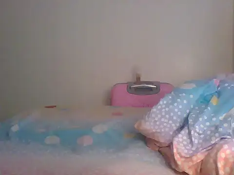 Snapshot of Fine_baby0001 chatting on June 6, 12:32 pm Fine baby0001 online show from June 6, 12:32 pm