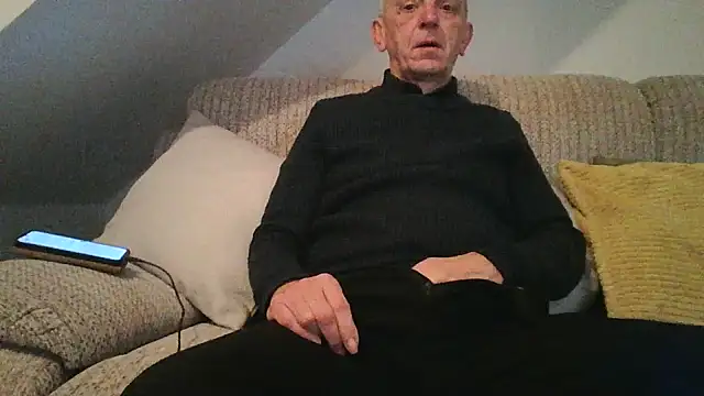 Snapshot of mr_english50 chatting on November 19, 6:13 am mr english50 online show from November 19, 6:13 am