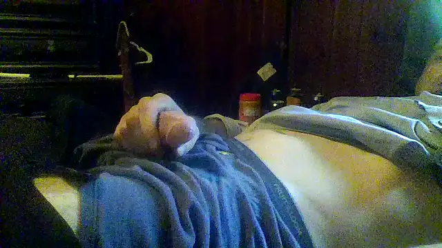 Snapshot of ryan100craige chatting on May 6, 10:59 pm ryan100craige online show from May 6, 10:59 pm