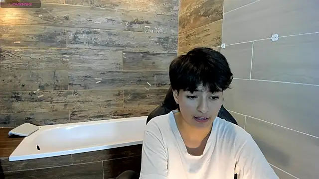 Snapshot of Bryce_Evans chatting on February 26, 8:33 pm Bryce Evans online show from February 26, 8:33 pm