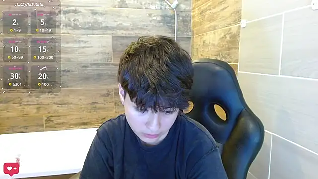 Snapshot of Bryce_Evans chatting on March 2, 3:19 pm Bryce Evans online show from March 2, 3:19 pm