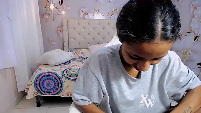 jasmin brunette  online show from December 10, 11:54 am