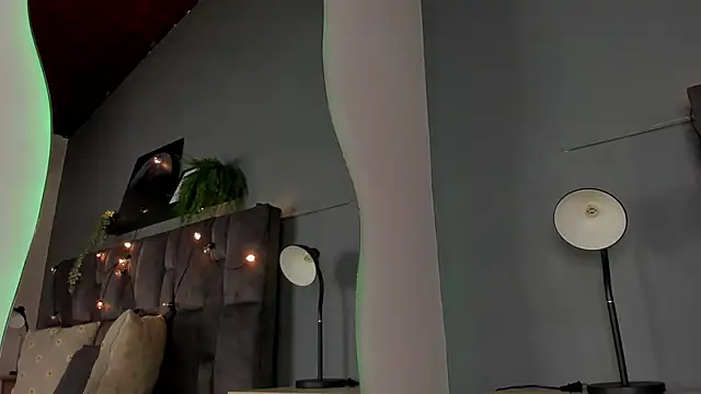 LilithSmith  online show from February 12, 11:38 am