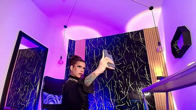 Bella salvatore online show from February 6, 9:07 pm