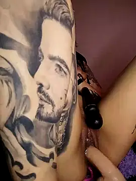 Snapshot of taaylor33 chatting on December 4, 6:55 am taaylor33 online show from December 4, 6:55 am