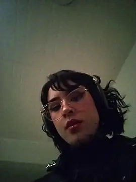 taaylor33 online show from February 14, 6:04 pm