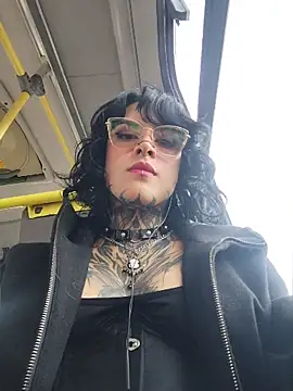 taaylor33 online show from May 12, 9:12 pm