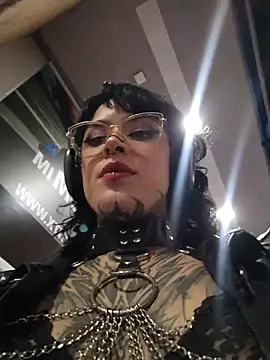 taaylor33 online show from May 16, 12:18 am